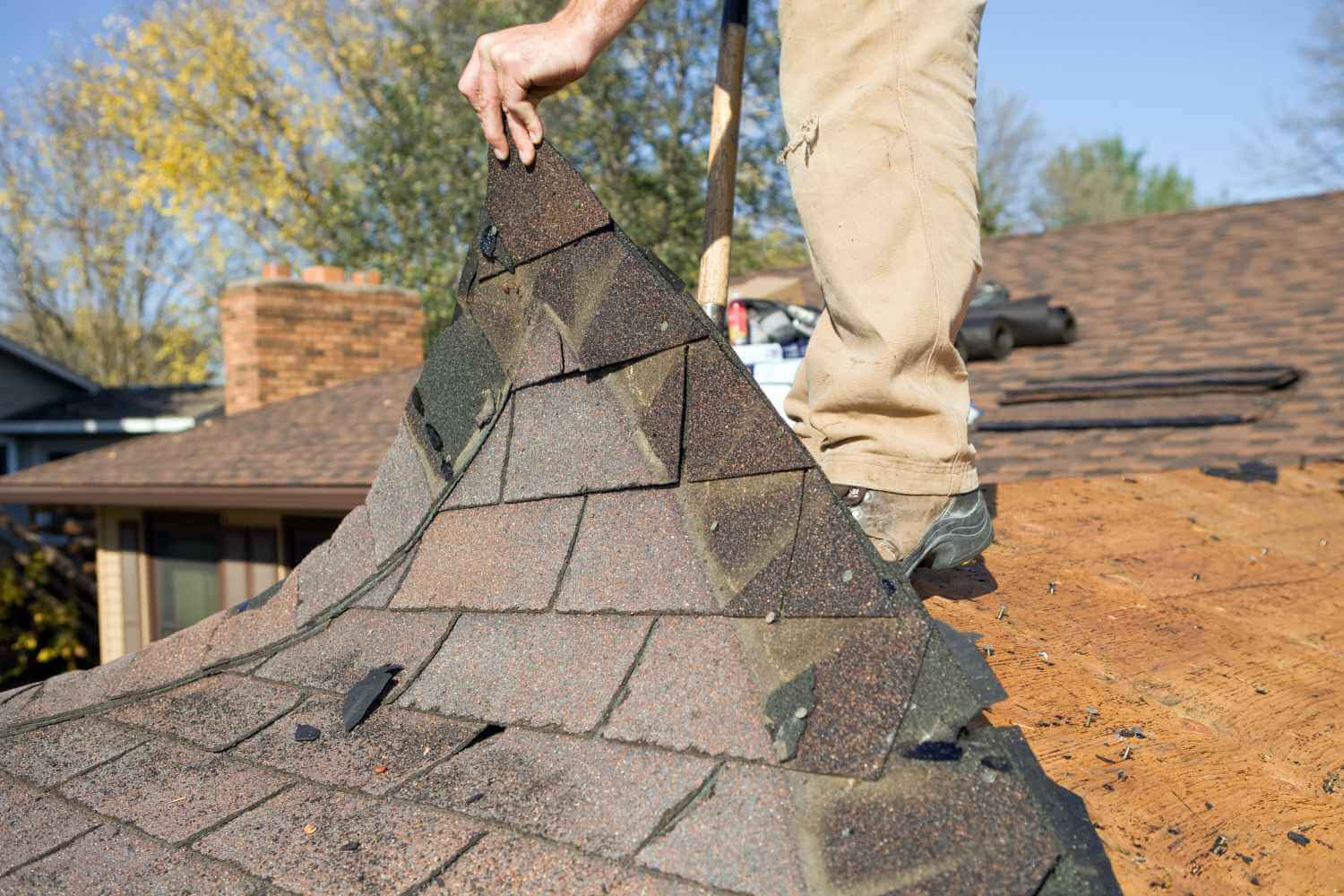 Shingle roof removal with roofing contractor in Avon Lake, Ohio